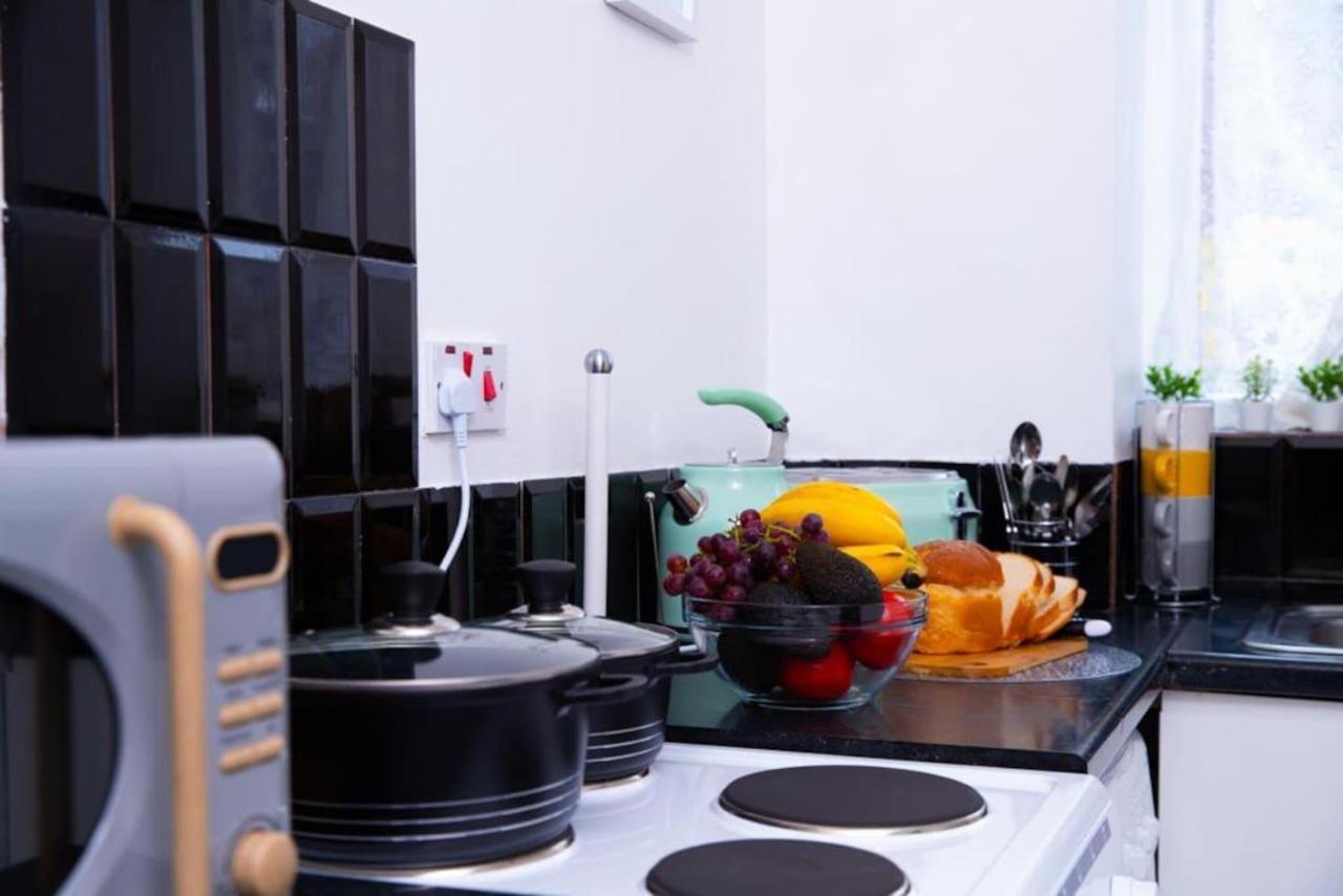 Appartamento Inviting 1-bed In Near Hotsput Londra